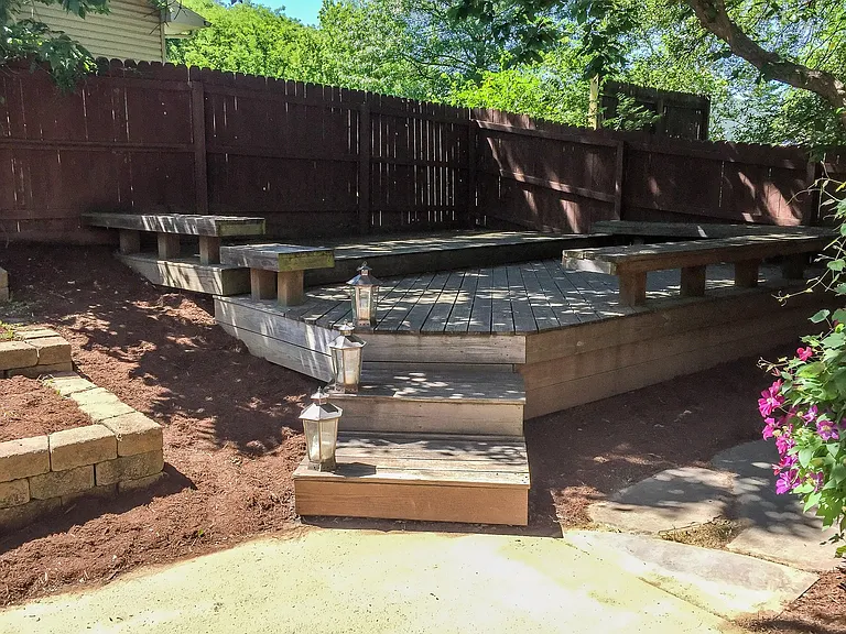 117 Hollyridge Ln — Photo 2