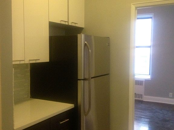 5th image of 369 Ocean Ave APT 2B