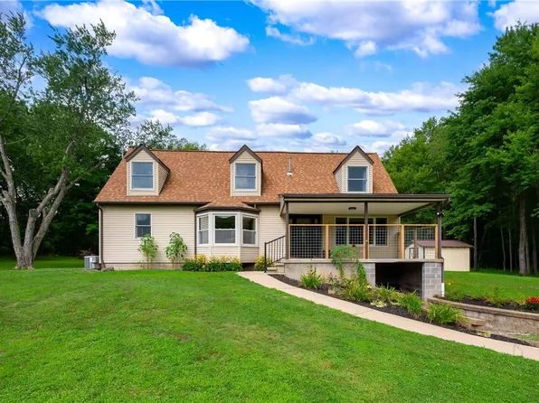 407 N Liberty Rd, Grove City, PA 16127