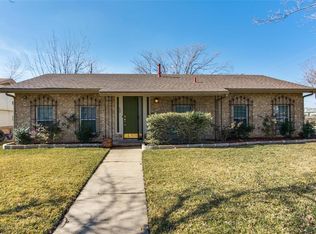 820 Rainbow Trl, Grapevine, TX 76051