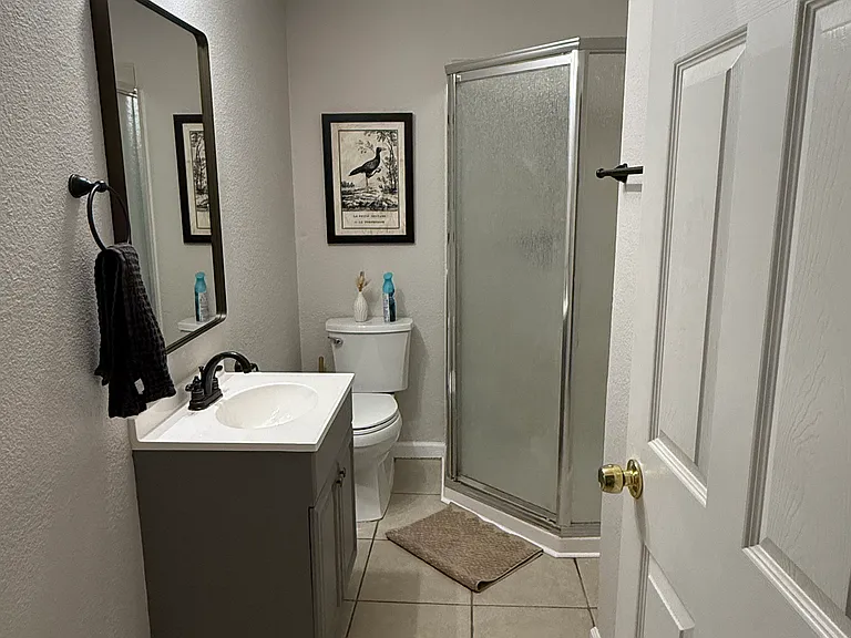 635 3/4 Hanson Ln — Photo 10