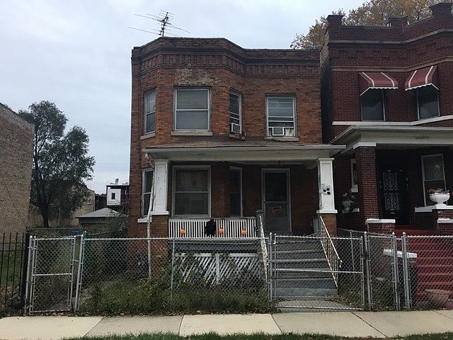 1st image of 208 N Leclaire Ave