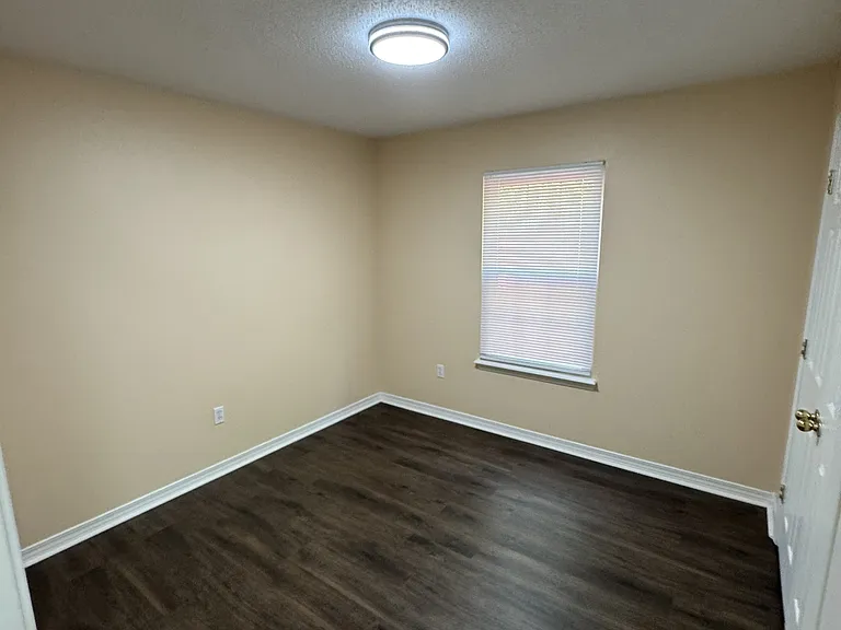 13401 Warren Dr — Photo 13