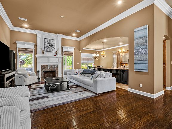 3rd image of 6021 Hardin Dr