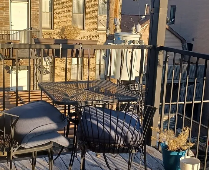 1147 W Grand Ave #3R — Photo 3