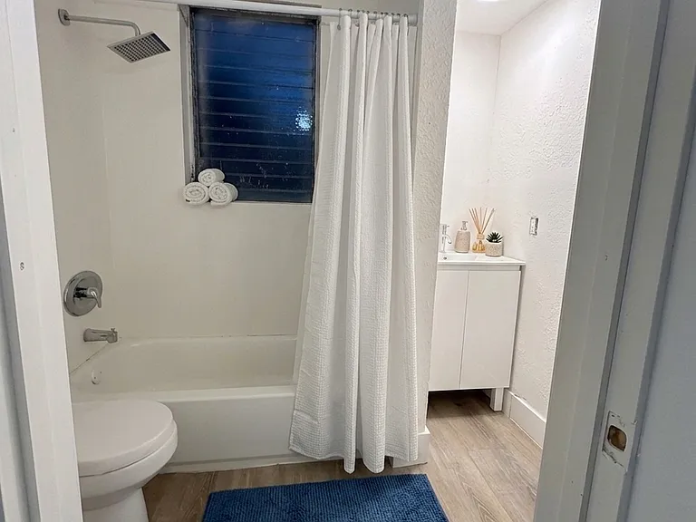 227 NW 13th Ave #3 — Photo 5
