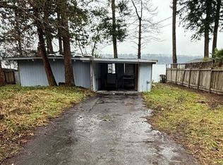 1284 Dines Point Rd, Greenbank, WA 98253