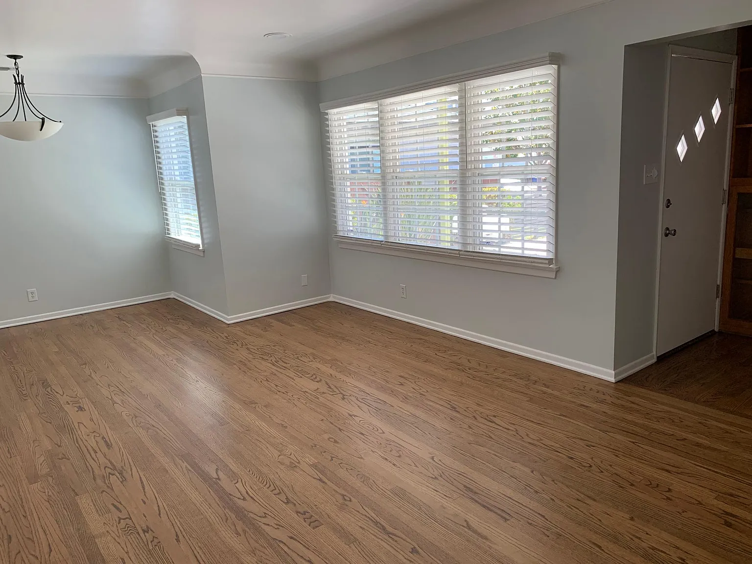 3932 Walgrove Ave — Photo 2