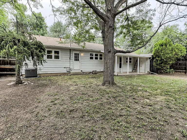 1521 Crestmore Pl — Photo 24