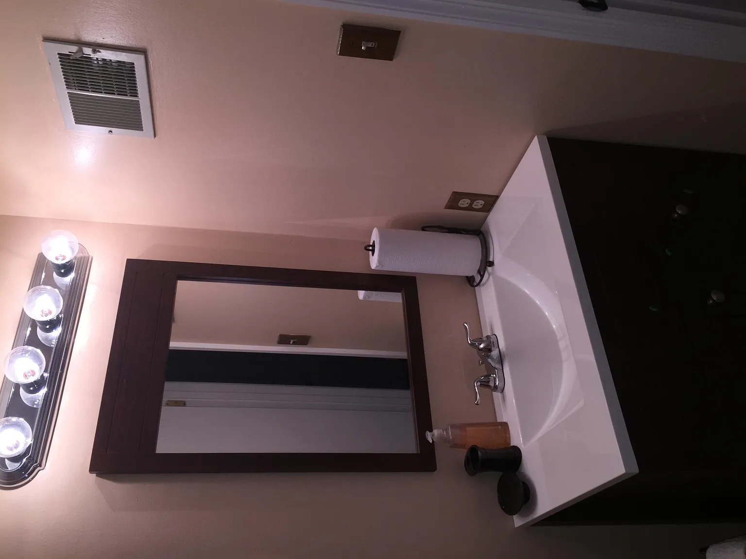 2 bed, 1600 sqft, $2,400 — Photo 4