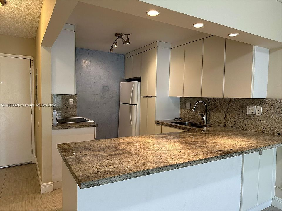 1st image of 5201 Geneva Way APT 204