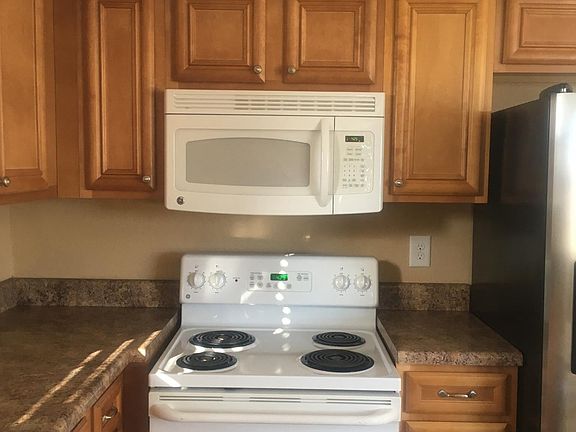 Kitchen stove & microwave
