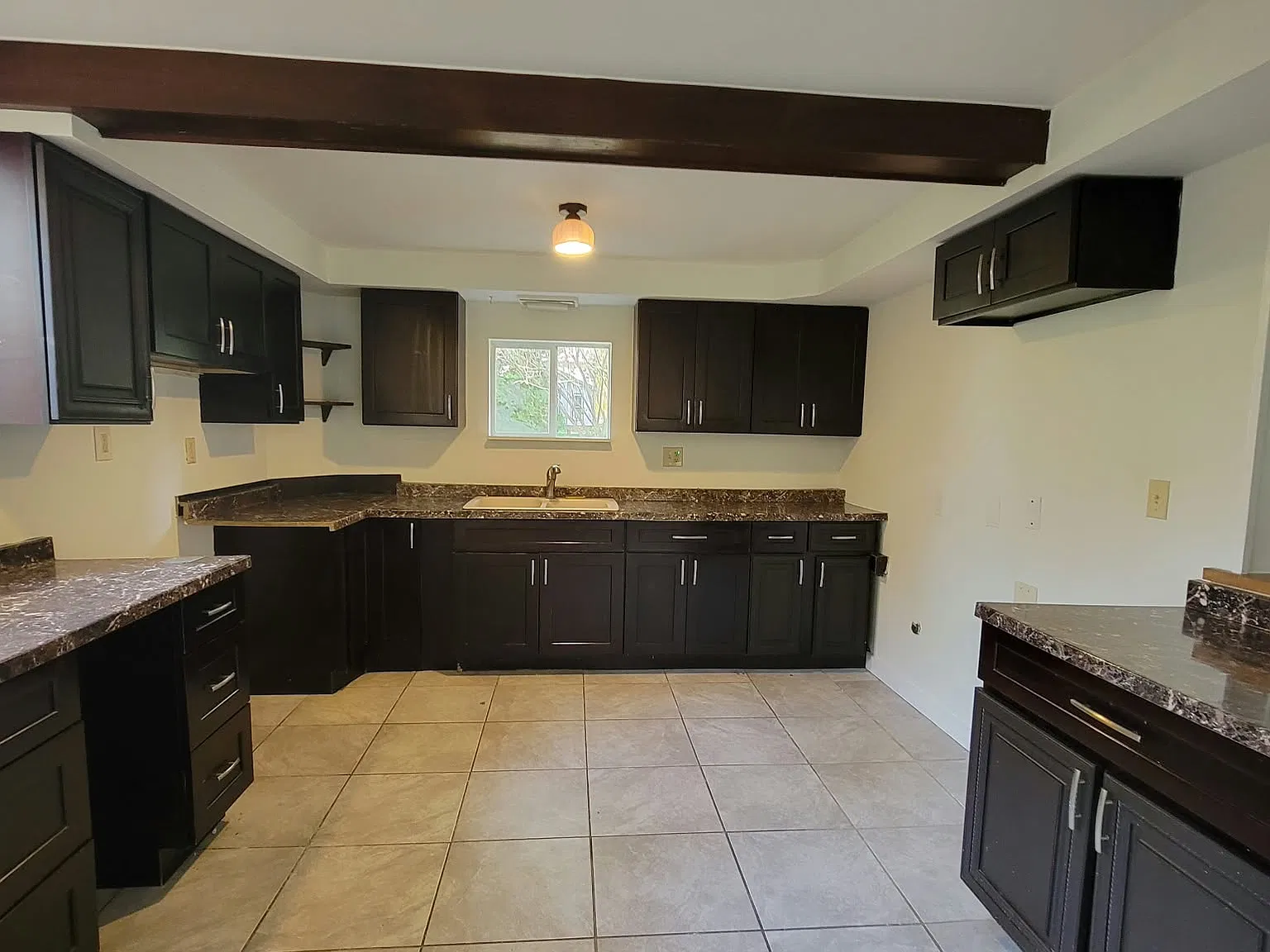 3 bed, 1536 sqft, $1,800 — Photo 2