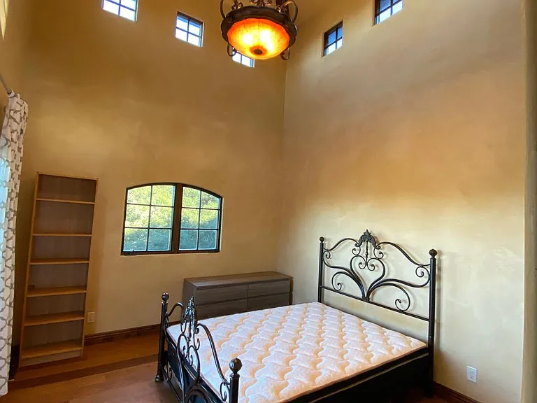 Enclave Ct — Photo 11