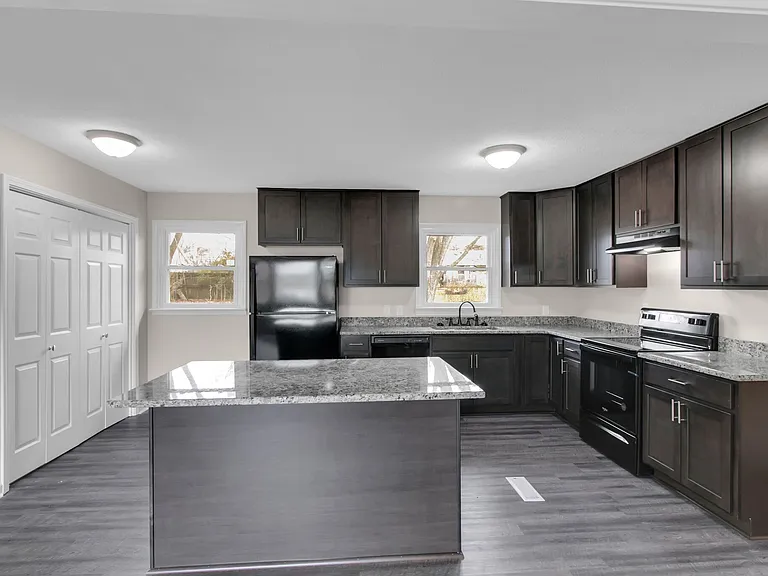 3610 Gale Ln — Photo 8