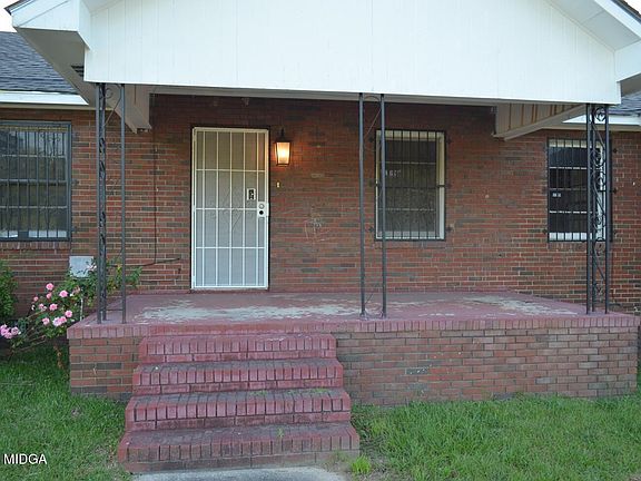 2nd image of 3481 Hillcrest Ave