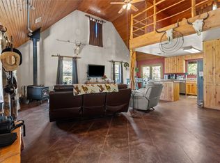 262 N Cheyenne Trl, Springtown, TX 76082