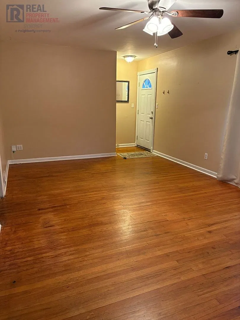 Cozy Single Family Home — Photo 2