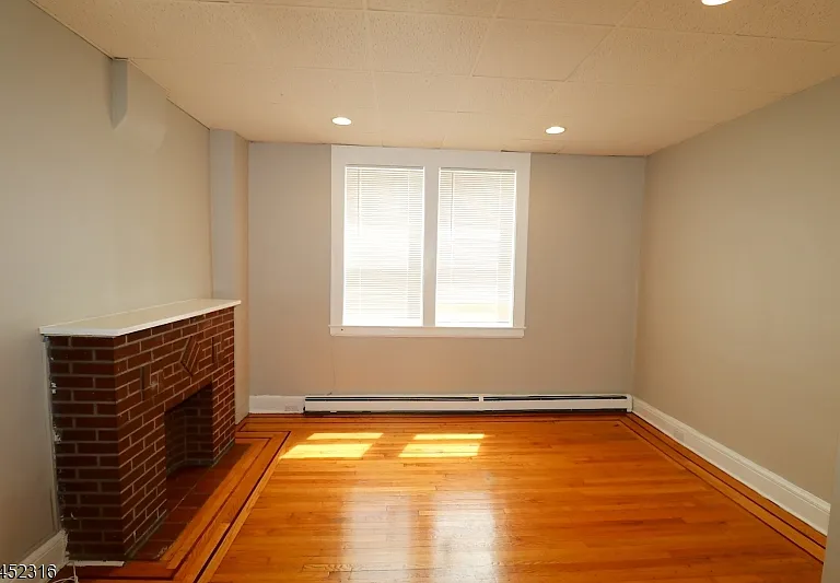 93 Nichols St #R1 — Photo 5