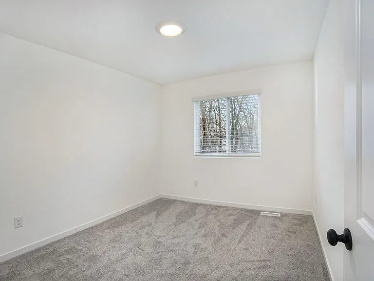 515 Burr St — Photo 19