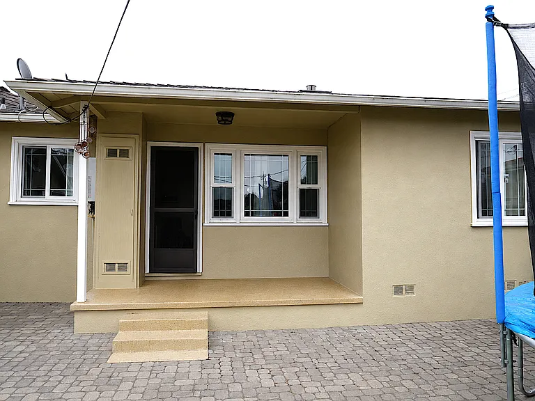 270 Walnut St — Photo 9