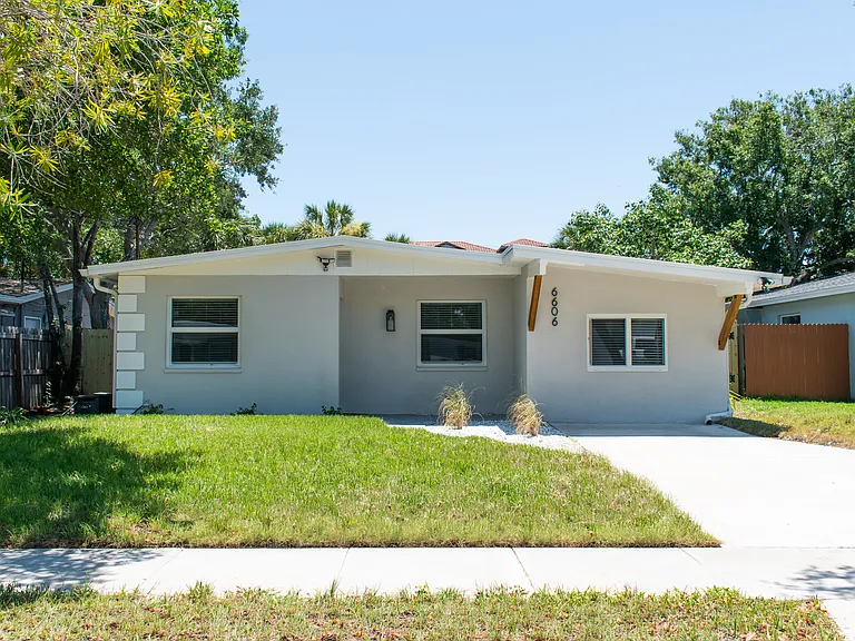 6606 S Mascotte St — Photo 1