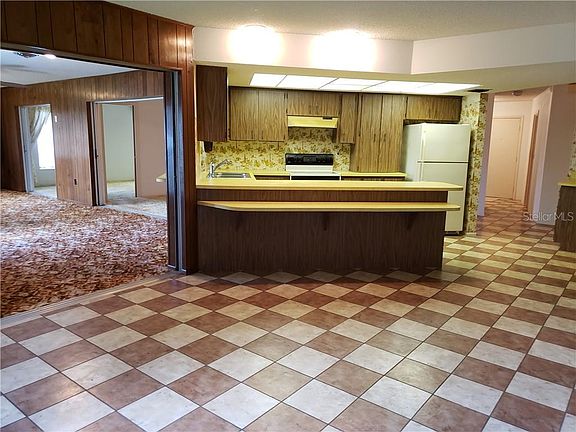 3rd image of 2498 Lake View Blvd