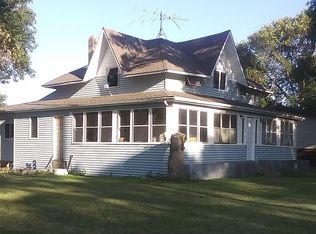 305 9th St SE, Cooperstown, ND 58425