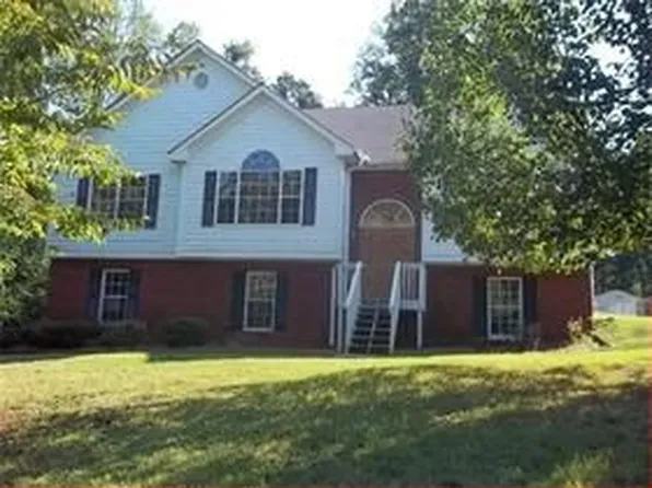5091 Peach Mountain Cir, Gainesville, GA 30507