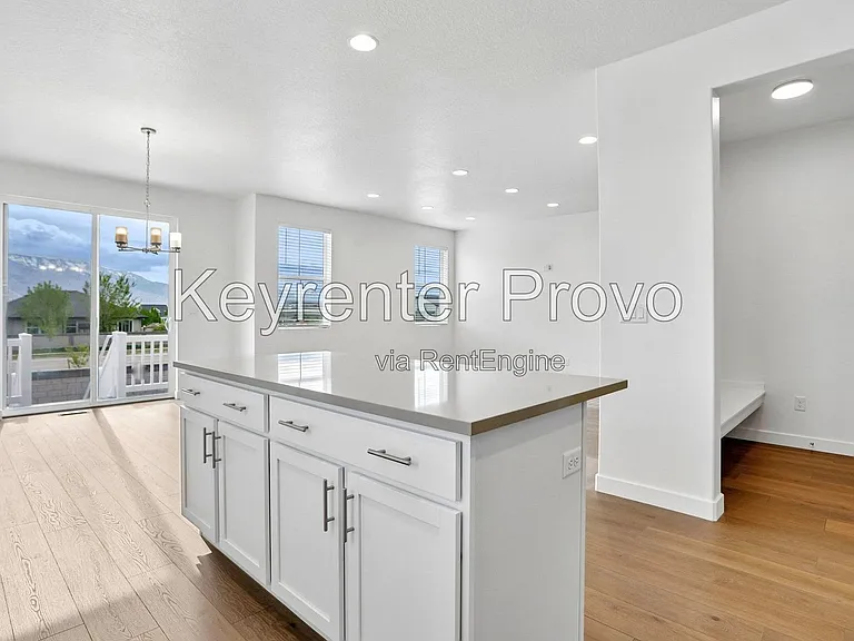 2568 N 3670 W — Photo 12