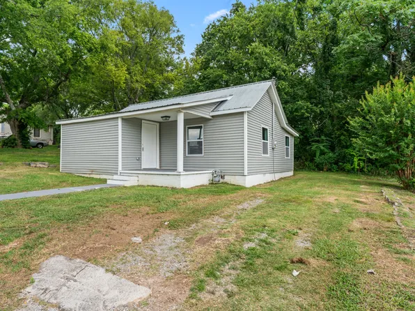 524 E College St, Watertown, TN 37184