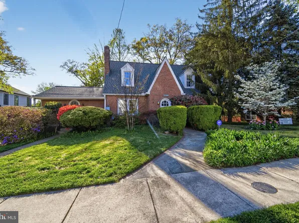 1700 N Stafford St, Arlington, VA 22207