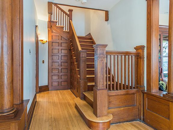 2nd image of 122 Essex Ave