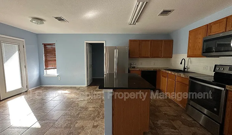 13105 Lofton Cliff Dr — Photo 4