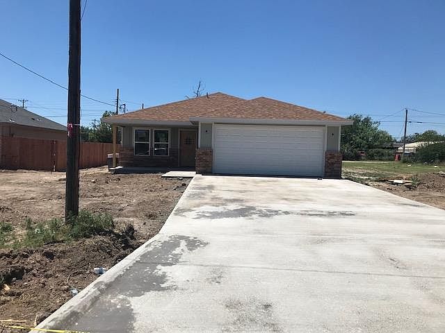 1st image of 207 W Avenue D