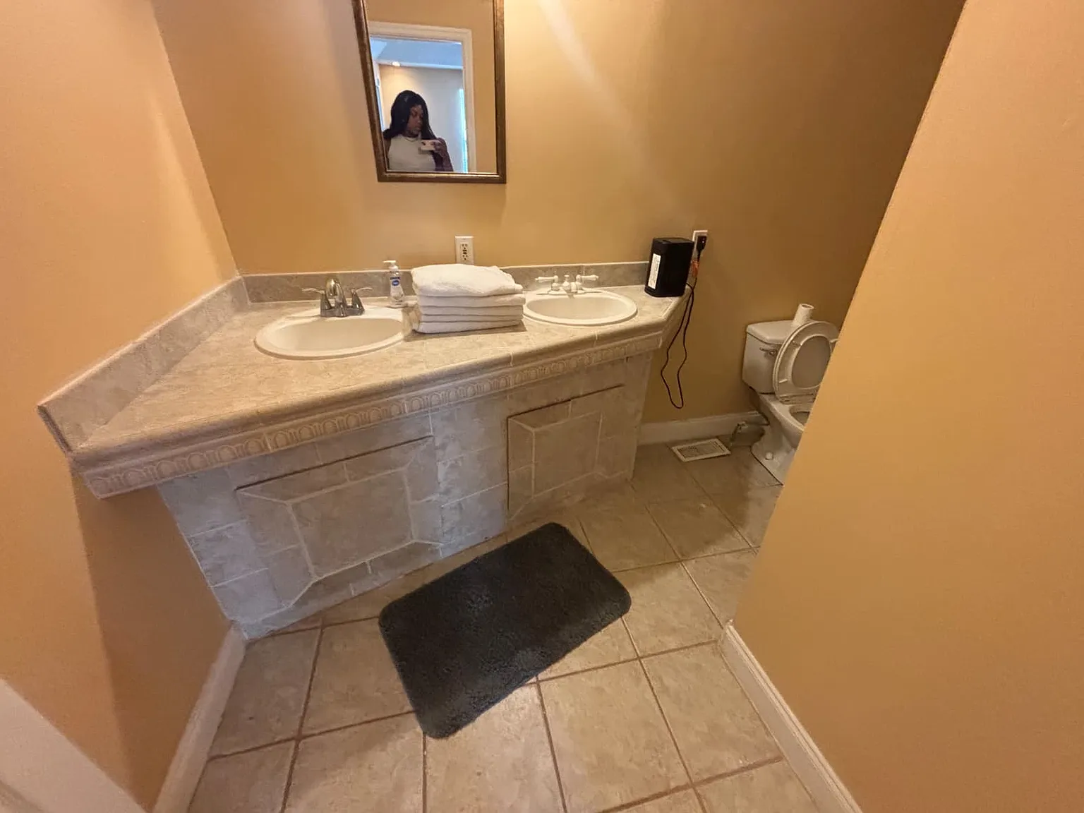 3 bed, 2.5 bath, 2500 sqft, $2,000 — Photo 3