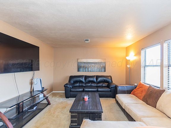 2nd image of 935 Sierra Dr