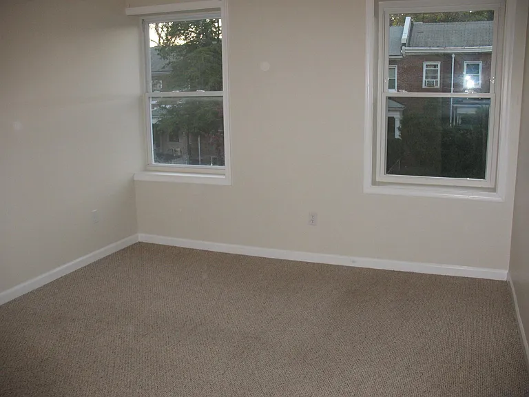 411 Rosecroft Ter — Photo 15