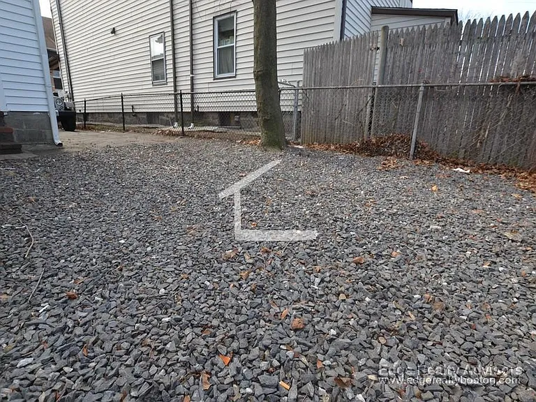 14 Pratt St — Photo 15