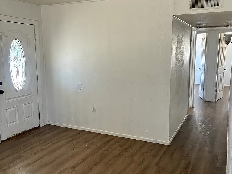 387 W Walton Ave — Photo 3
