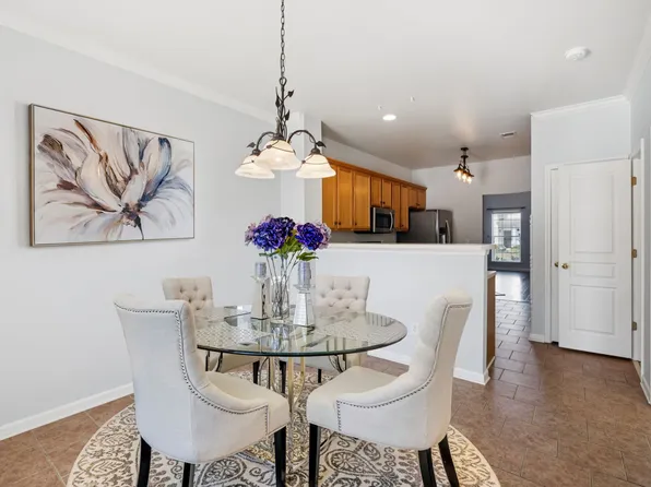 208 Northcrest Commons Cir, Nashville, TN 37211