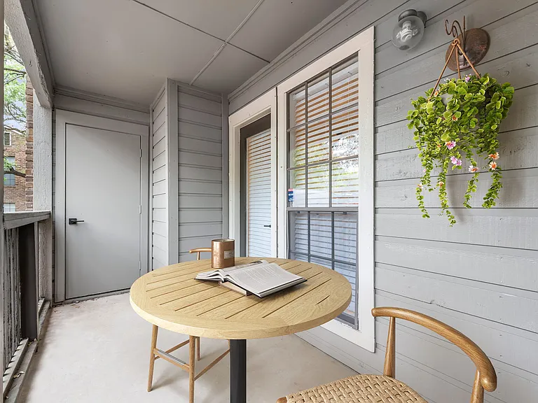 A2 Platinum Upgrade | 1 Bed / 1 Bath | 603 Sq Ft