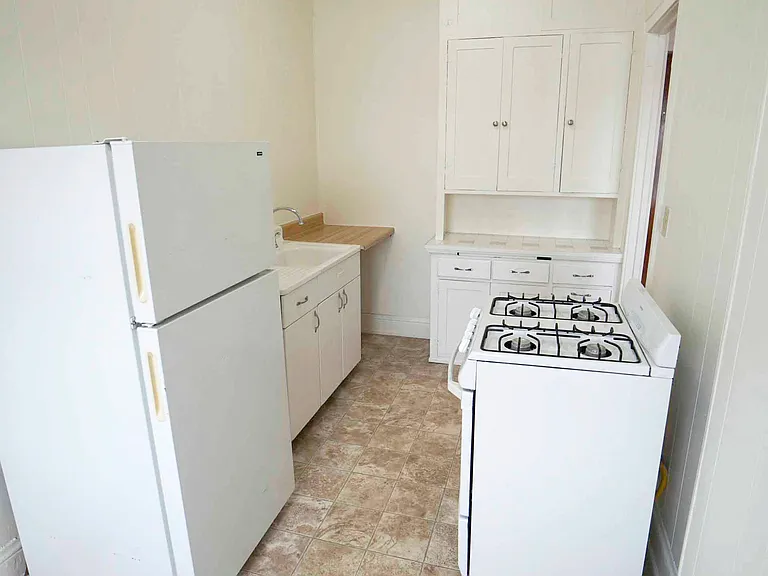 Grand and Dale Apartments — Photo 76