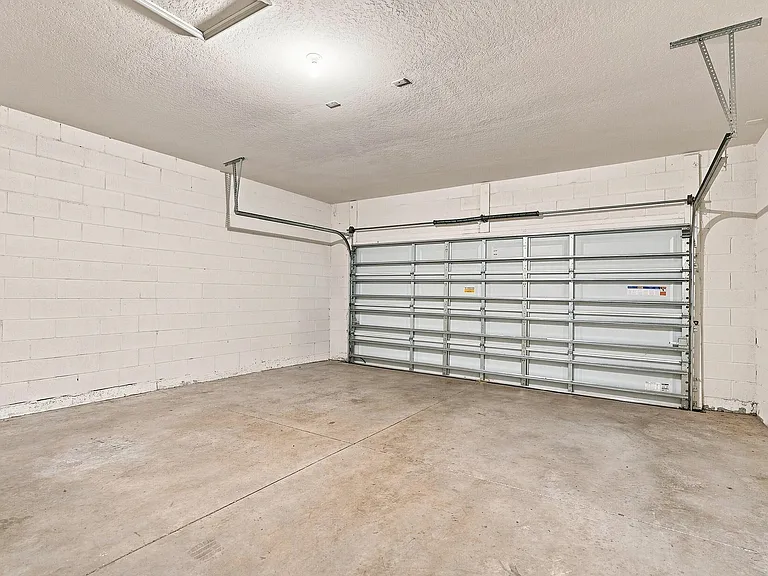 1261 SW Curry St — Photo 28