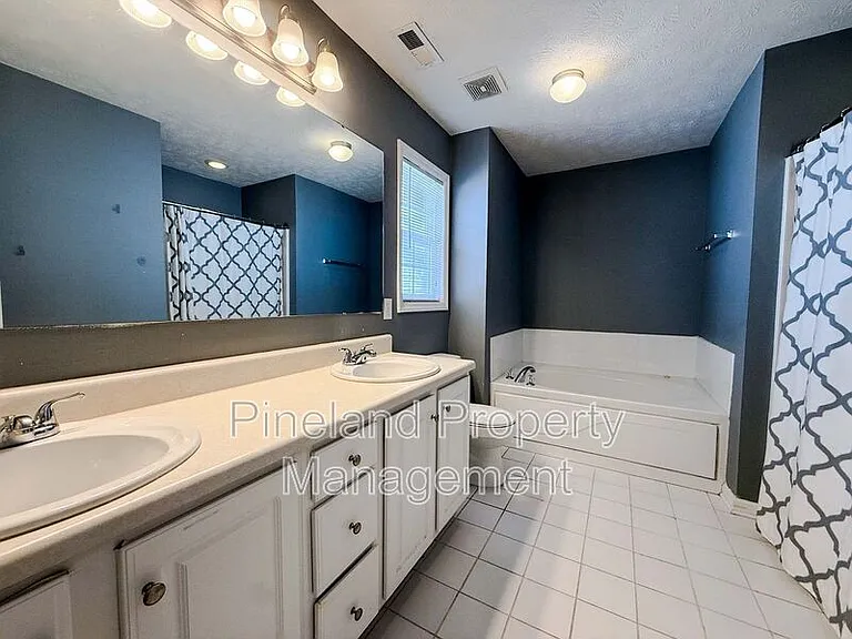225 Shakerstone Dr — Photo 14