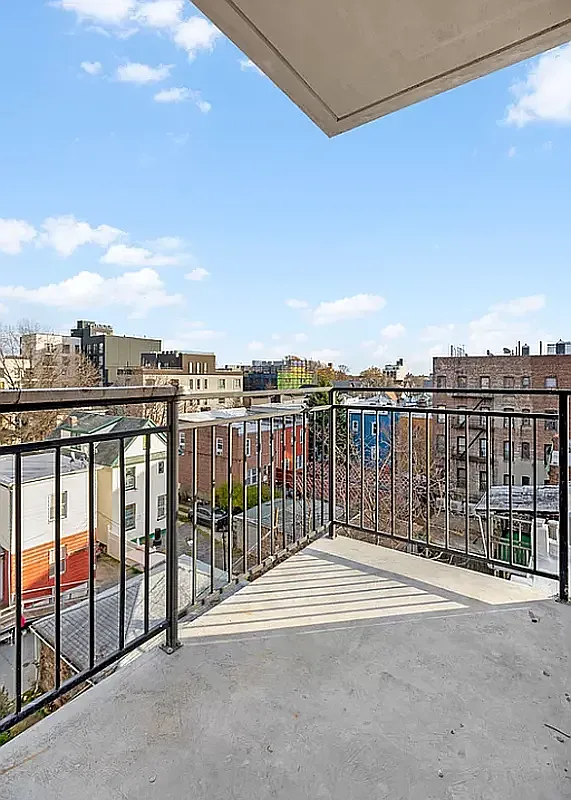 485 East 28th Street — Photo 2
