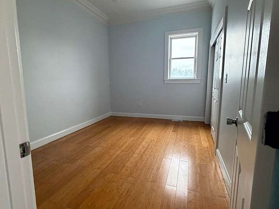 5th image of 39 Spring St
