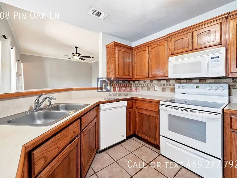 308 Pin Oak Ln — Photo 12