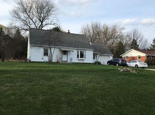 11140 W Bobolink Ave, Milwaukee, WI 53225