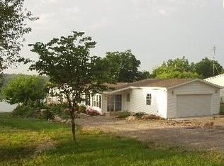 1805 Lakeview Ln, Linn Valley, KS 66040